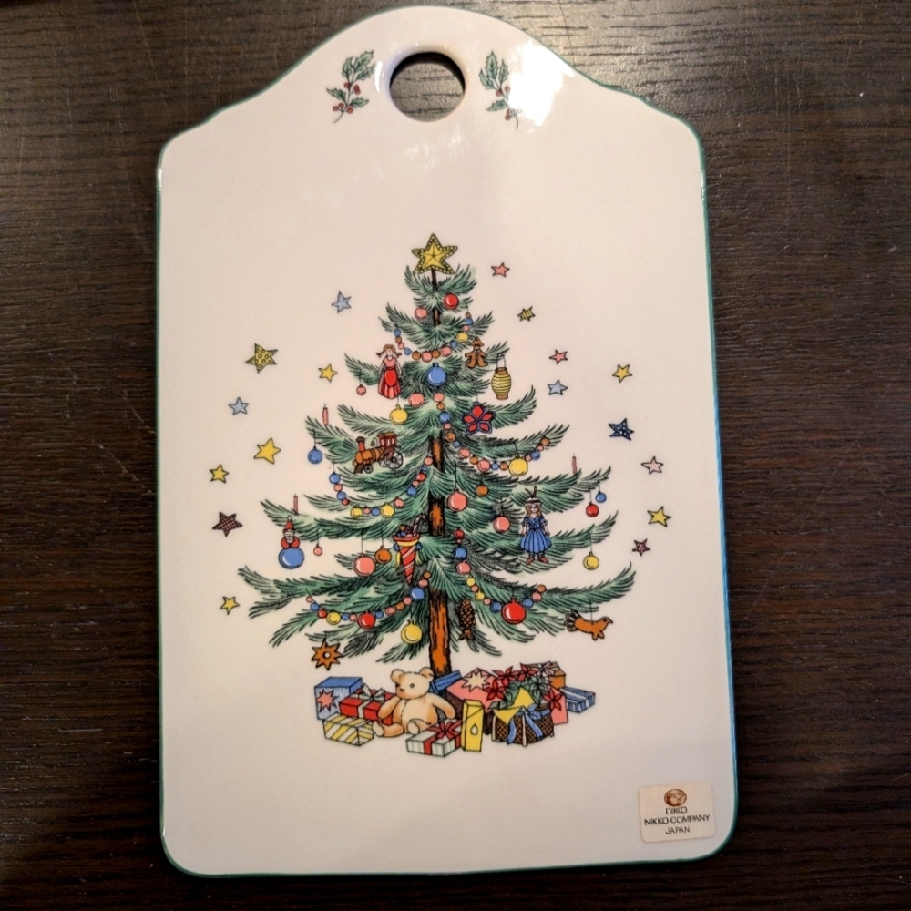 Nikko Happy Holidays snack/cheese board